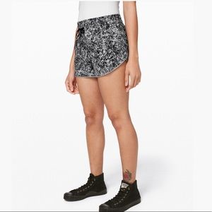 Lululemon “Choose A Side” Short 3”